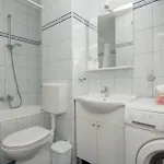 Daire Gorgeous Apartment In Makarska With Wifi *