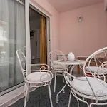 Gorgeous Apartment In Makarska With Wifi