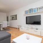 Gorgeous Apartment In Makarska With Wifi Daire Makarska