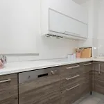 Daire Gorgeous Apartment In Makarska With Wifi